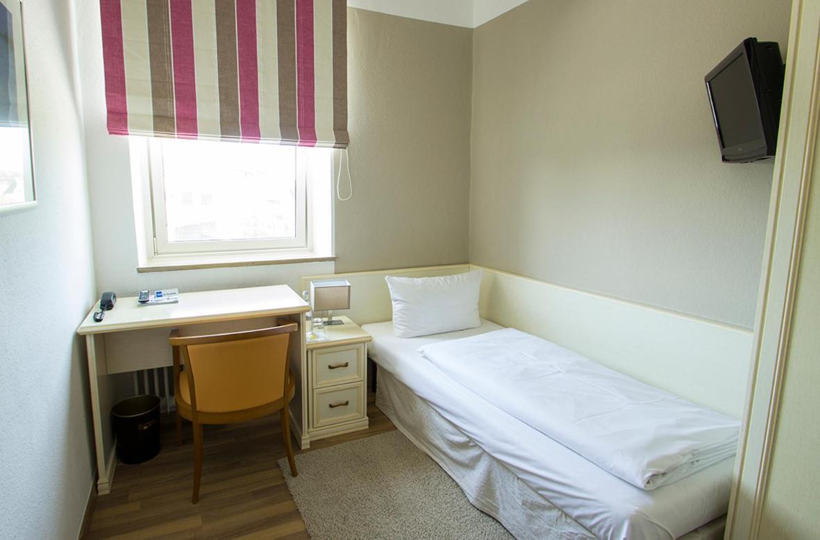 Hotel Schlee Hohenschäftlarn Quarto foto